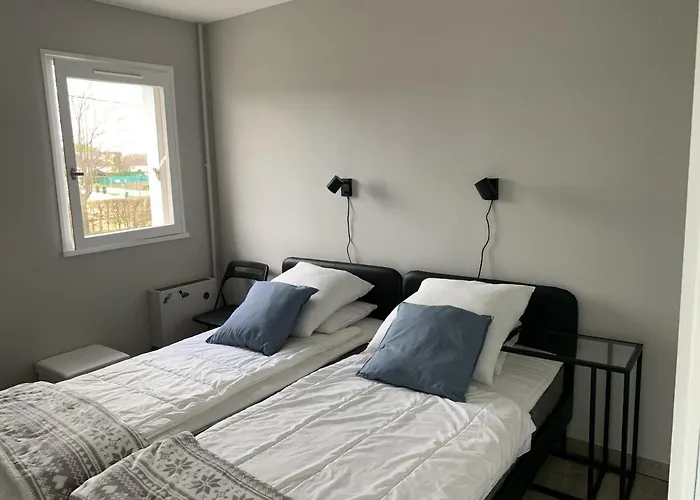 Charmant T2 A Cabourg, Proche Centre Et Plage, Calme, Loggia, Ascenseur, Animaux Acceptes - Fr-1-487-337